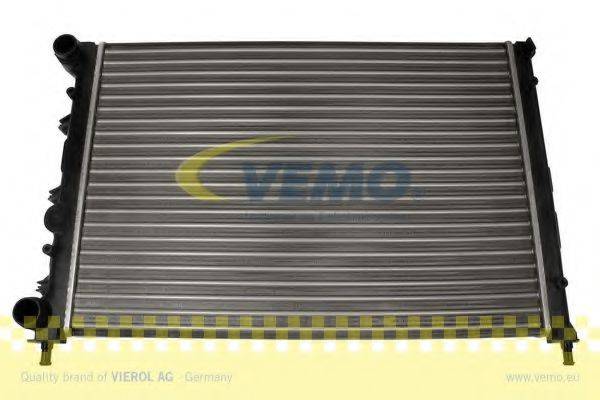Радіатор, охолодження двигуна VEMO V24-60-0006